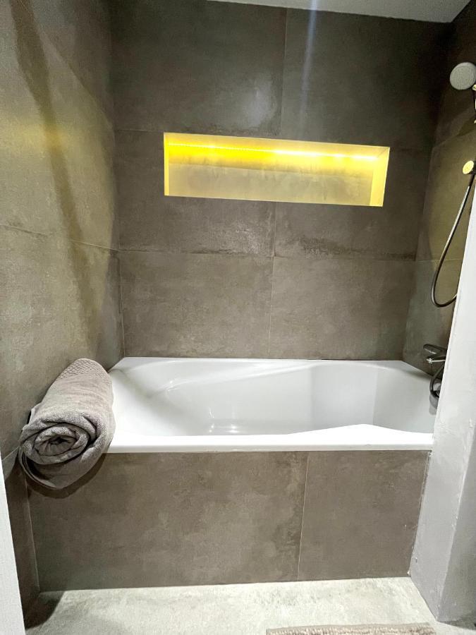 L'Escale Apartment Enghien Luaran gambar
